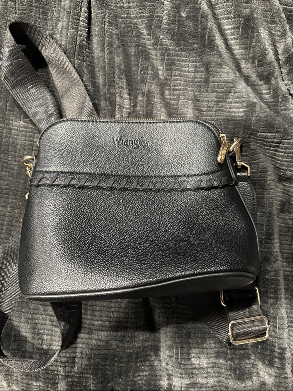 Wrangler Black Pebbled Leather Crossbody with Braided Detail
